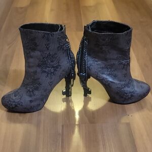 Too Fast Black Heeled Boots with Side Zipper
